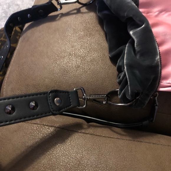 Vintage Steve Madden soft bag with studded handle excellent Condition used once - Picture 7 of 10